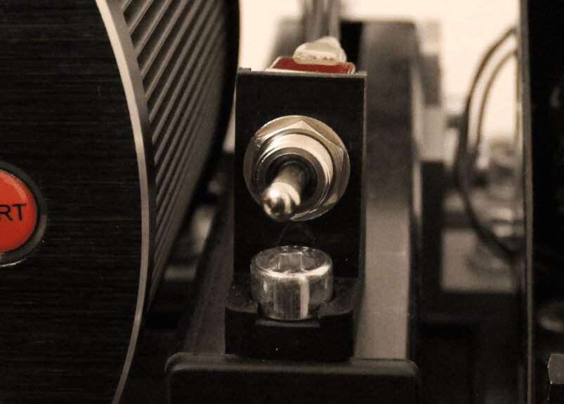 Two ways toggle Switch